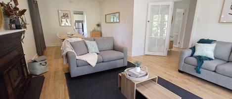 Open, spacious and comfy living and dining space