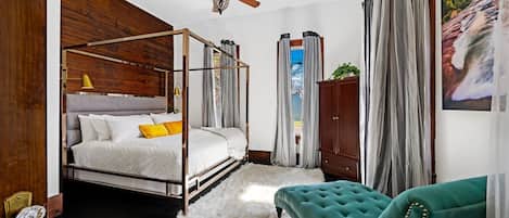 Bedroom 1 - King size bed