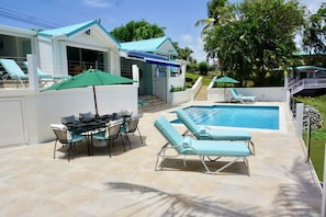 Spacious pool deck