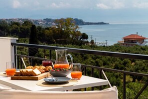 Start your day with a delicious breakfast, accompanied by the picturesque view