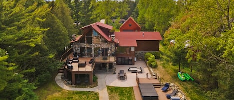 Gorgeous lake front home!