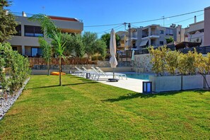 Building Exterior, Garden, Outdoor, Pool