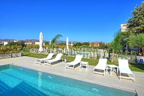Building Exterior, Garden, Outdoor, Pool