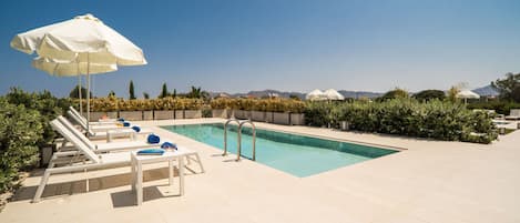 Building Exterior, Garden, Outdoor, Pool
