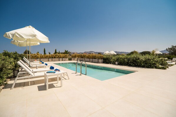 Building Exterior, Garden, Outdoor, Pool