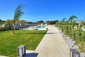 Building Exterior, Garden, Outdoor, Pool