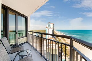 Amazing view of the ocean in the balcony