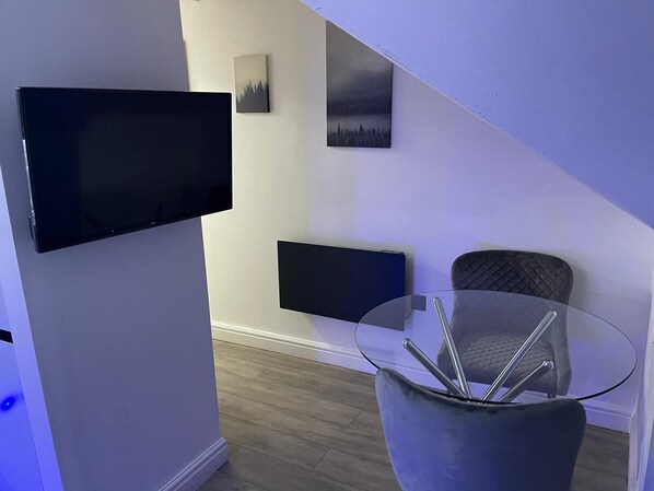 Living Room / Lounge