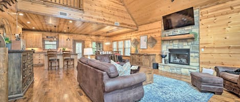 Broken Bow Vacation Rental | 4BR | 3.5BA | Stairs Required | 2,326 Sq Ft