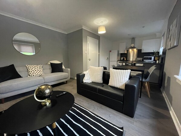 Living Room / Lounge