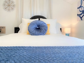 2nd bedroom