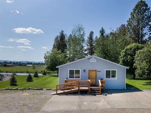 3 Bedroom, 2.5 Bath, sleeps 7