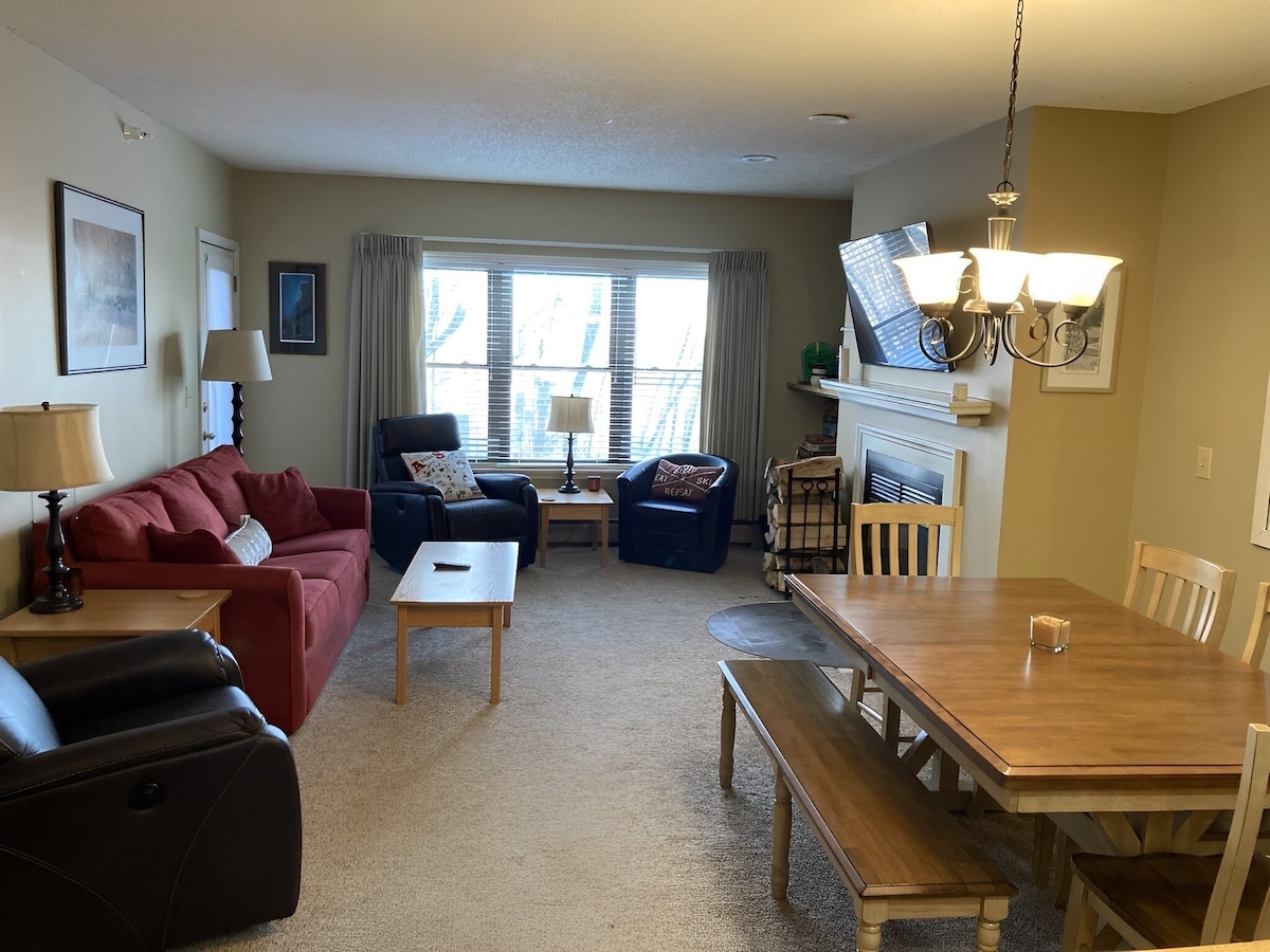 Okemo Ski in-Ski out @ Winterplace, 3 bdr, 2 ba Condo with Pool, Hot Tub, W/D