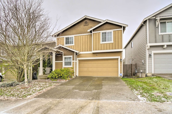 Spanaway Vacation Rental | 4BR | 2.5BA | Stairs to Access | 1,803 Sq Ft