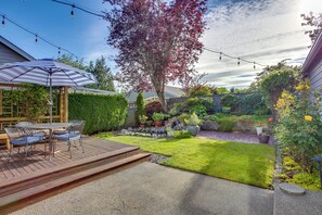 Private Backyard w/ Fountain | Outdoor Dining | Landscaping