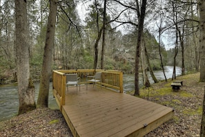 Exterior Dock Seating Area and River Views