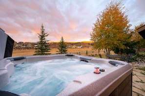 Private Hot Tub To Soak In Under The Stars