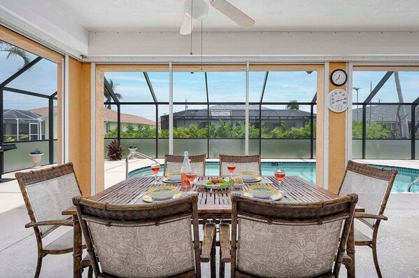 Covered Lanai with for Al Fresco Dining