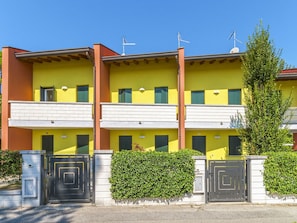 Eigentum, Haus, Zuhause, Gebäude, Gelb, Wohngebiet, Grundeigentum, Die Architektur, Nachbarschaft, Fassade