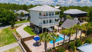 4 bedroom home on 30a, 3 min from beach , private pool, putting green golf cart and fireplace