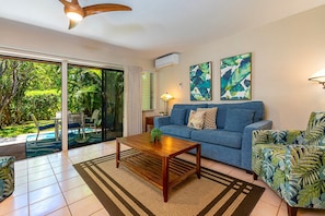 Spacious living area w/full size couch~ that turns into sleeper