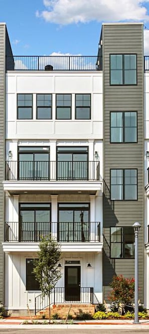 ¡Trabaja duro, juega duro! ¡Tenemos la casa de alquiler vacacional perfecta en Virginia Beach esperando a su familia!
