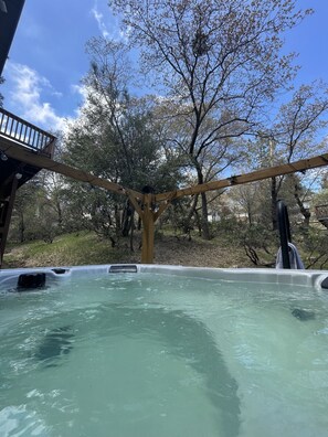 Bain à remous extérieur