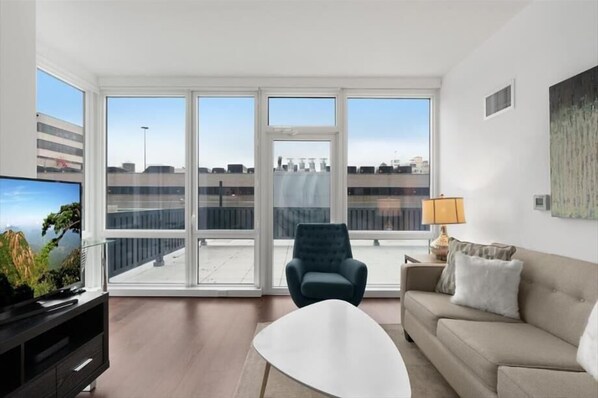 Midtown East New York 1 Bedroom Living Room