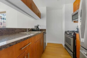 Midtown West New York 1 Bedroom Kitchen