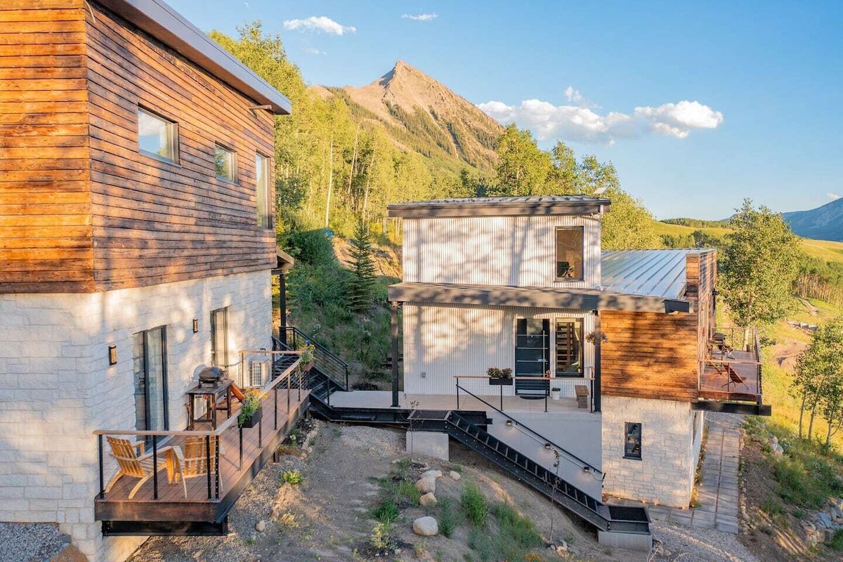 Ski in/out | Hot Tub | 270 deg views | Fire pit
