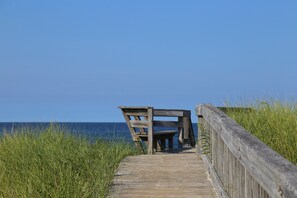 Beach Access to private Association beach- 6 Captain Morgan- East Sandwich