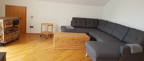 FeWo Hessen EiGudeWie (75qm) mit kostenfreiesm WLAN-Wohnzimmer Bild 1