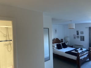 Large room with en-suite