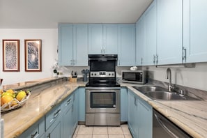 Kamaole Sands 5401 kitchen 1