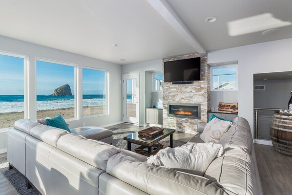 oceanfront livingroom views