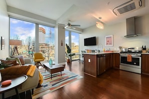 Modern kitchen, perfect for cooking up a storm.