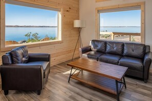 Living area. Exact unit will be assigned upon arrival. Views, colors and decor may vary.