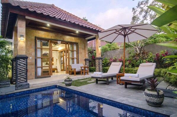 Private pool