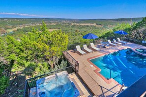Large Hot Tub next to the Swimming Pool