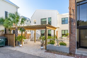 Dedicated outdoor space for Palm Club guests
