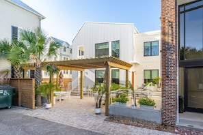 Dedicated outdoor space for Palm Club guests