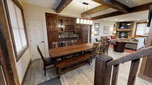 Indoors,Hardwood,Dining Room,Dining Table,Table