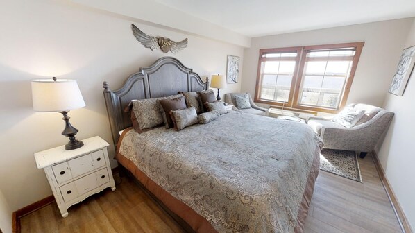 Home Decor, Lamp, Furniture, Indoors, Bedroom