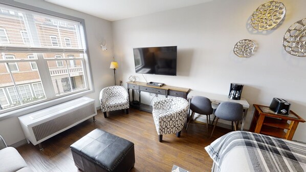Furniture, Chair, Home Decor, Screen, Bedroom