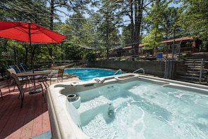 Bain à remous extérieur