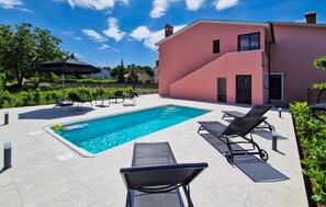 pool
