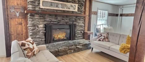 Relax by the fireplace in central Killington!