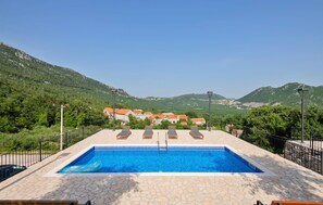 pool