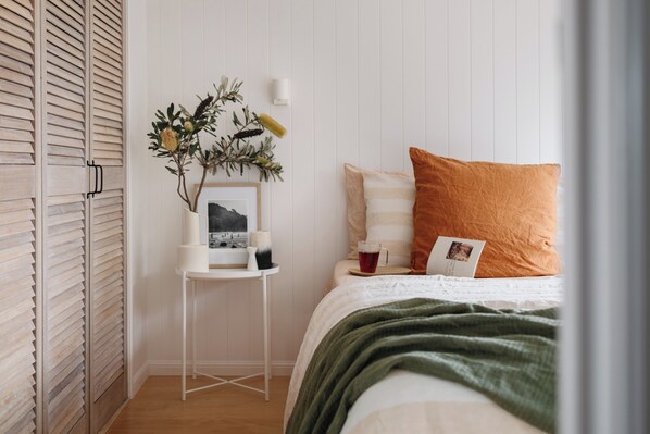 Sea Notes primary bedroom king bed