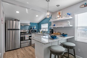 Nothing beats shared meals with loved ones while reminicsing happy and funny memories together! Send us a message if you have any questions regarding the property!